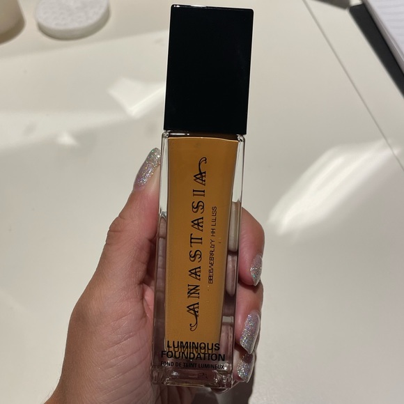 Anastasia Beverly Hills 400N luminous foundation - Picture 2 of 10